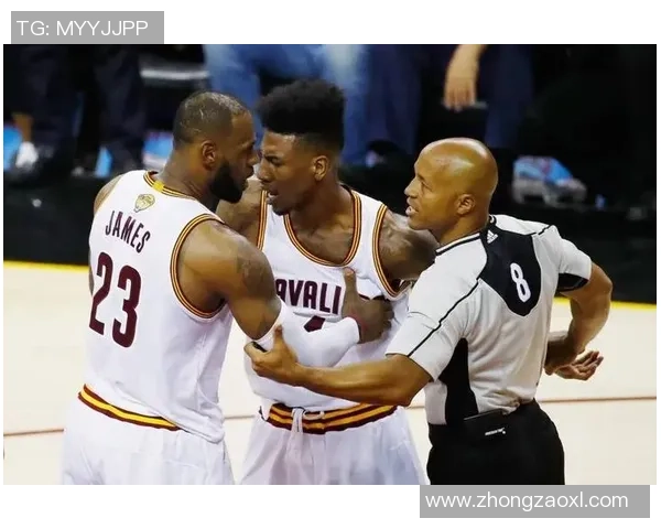 广州篮球队战术选择引发热议球迷与专家各执己见的背后故事 广州篮球队战术选择引发热议球迷与专家各执己见的背后故事